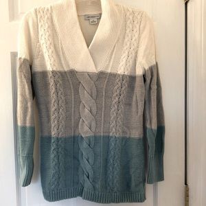 Liz Claiborne pull over v neck sweater S